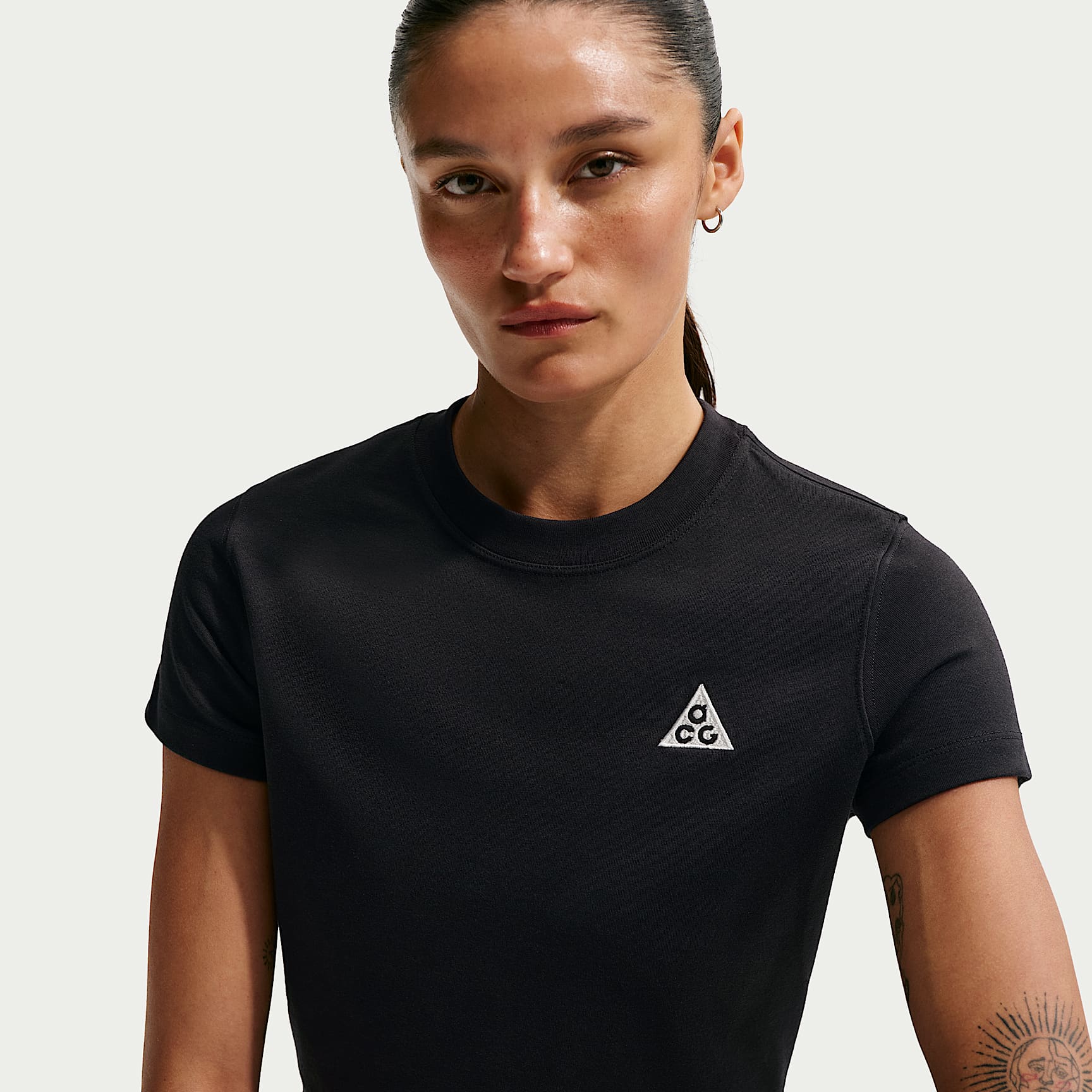 Nike ACG Women's Dri-FIT Short-Sleeve Top. Nike LU